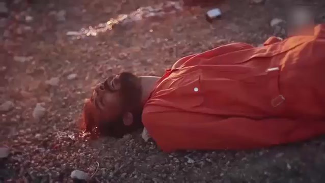 ISIS Brutal Executioner blows heads