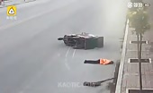 Road Sweeper gets killed by tricycle