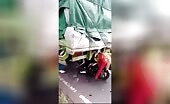 A motorcyclist overtook a truck as well as died full online videos
