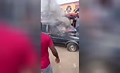 Two kidnappers get burned alive in automobile s.