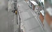 [cctv video footage] ecuadorian male chased after and performed by group of
