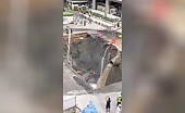 Bangkok Road Collapses into Sinkhole